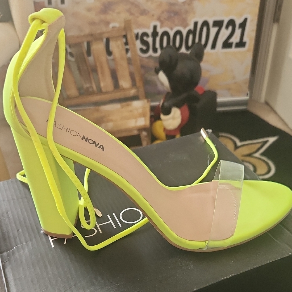 Fashion Nova Green Chunky Heels with Ankle Strap